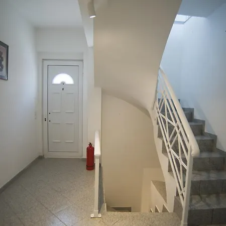 Karya Central House Casa de Férias Kariá